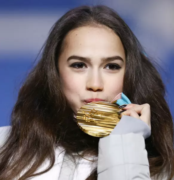 赛前体能课后，那不勒斯回应争议备战法甲，压力陡增，临场指挥获称赞(那不勒斯四夺意甲冠军)-kaiyun sports