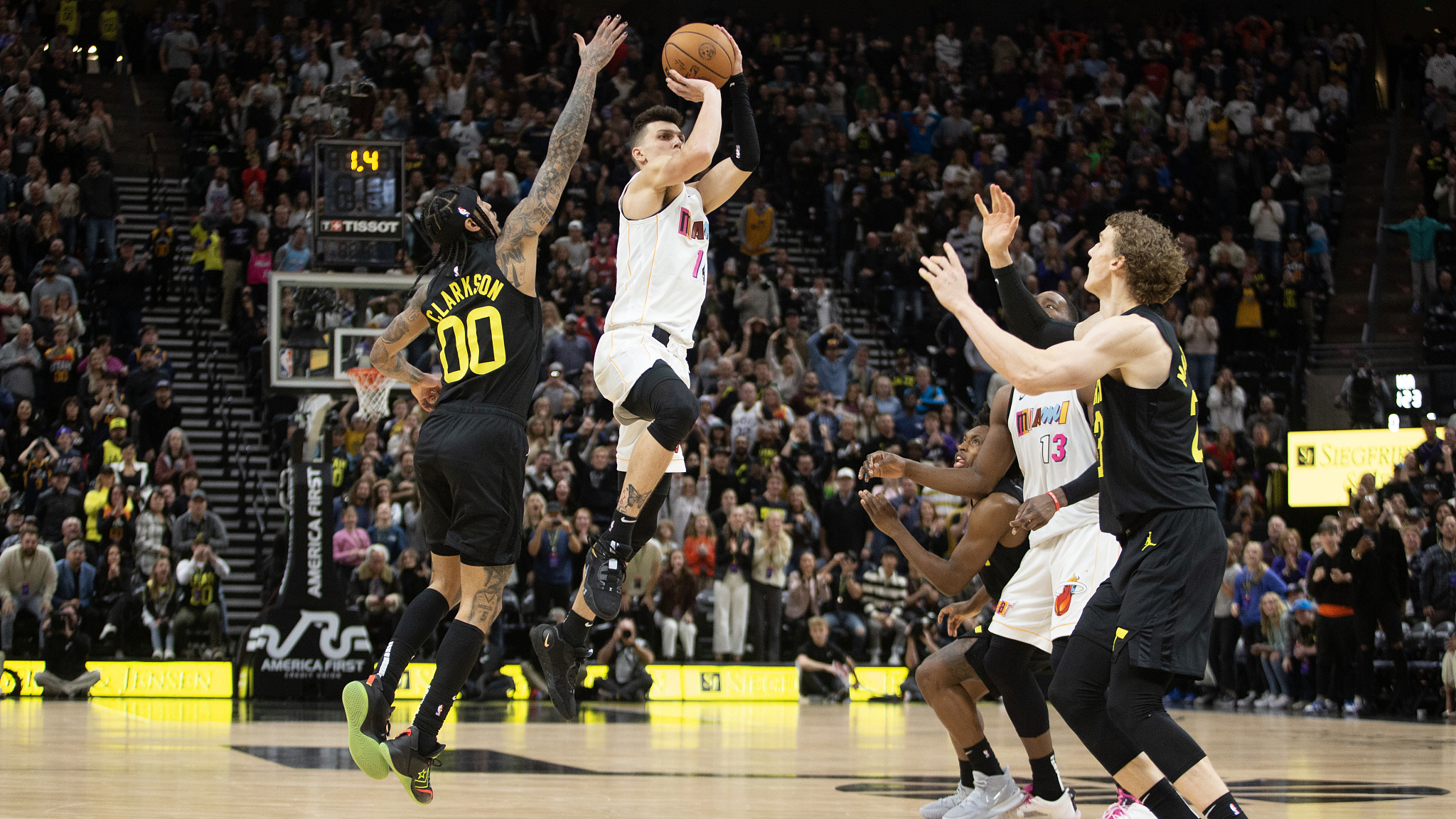 斯图加特训练开放日；赛后绝杀压哨引欢呼；NBA季后赛在即；细节决定成败-开云娱乐